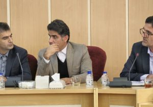 استاندار و تغییر مدیران