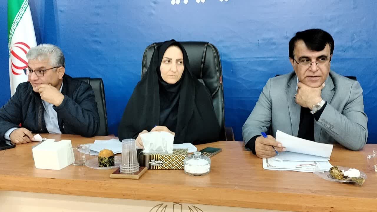 توزیع میوه شب عید