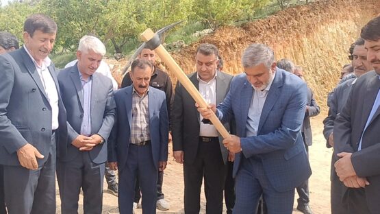 مراسم کلنگ زنی مدرسه روستای تلخدان دشت روم 